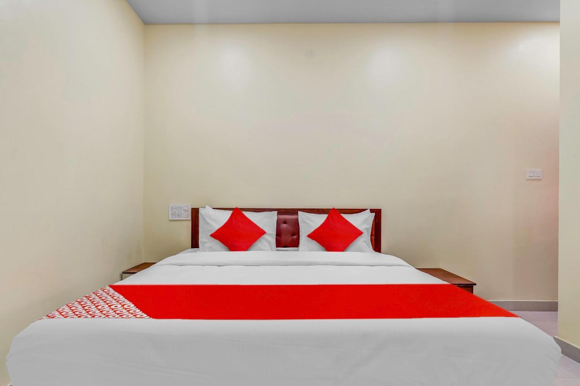 Oyo Flagship Hotel Ayodhya บังกาลอร์ ภายนอก รูปภาพ