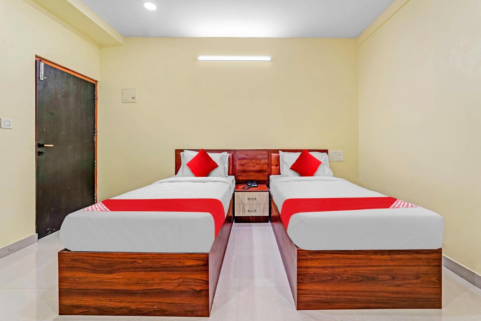 Oyo Flagship Hotel Ayodhya บังกาลอร์ ภายนอก รูปภาพ
